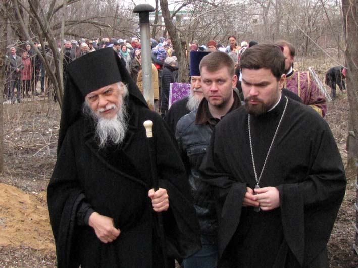 Епископ Орехово-Зуевский Пантелеимон, глава МО Гольяново Тимофей Четвертков и настоятель храма Петр Иванов Епископ Орехово-Зуевский Пантелеимон глава МО Гольяново Тимофей Четвертков и настоятель храма Петр Иванов