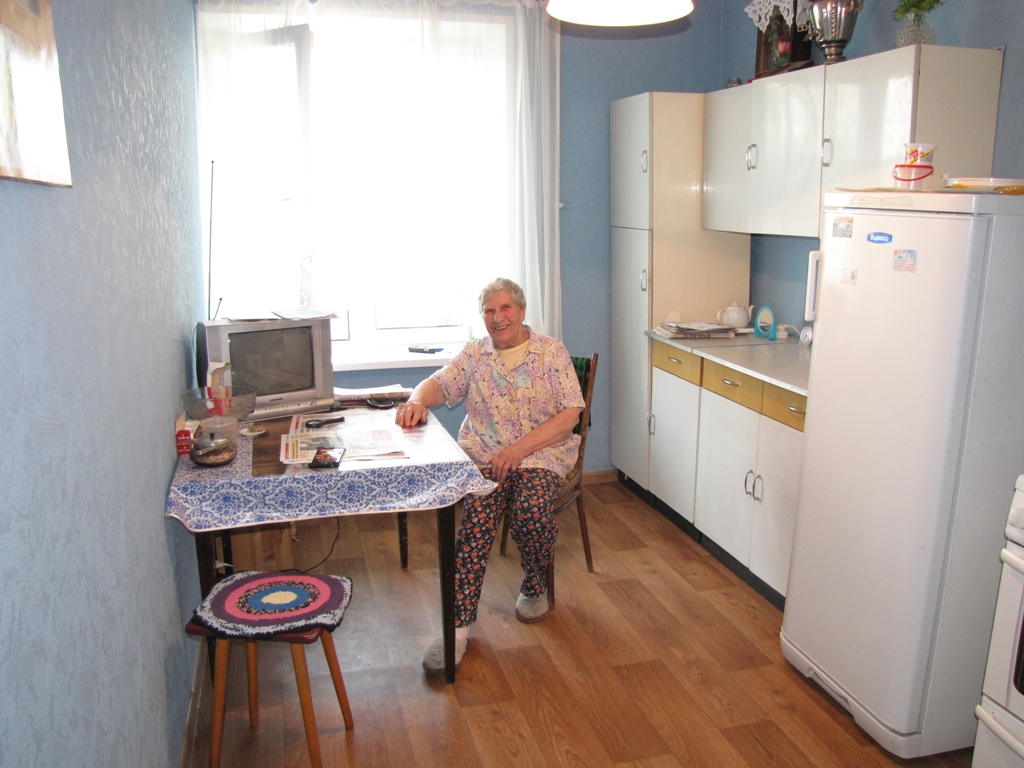 2 Ветеран Великой Отечественной войны А.Лезова осталась довольна проведенными ремонтными работами