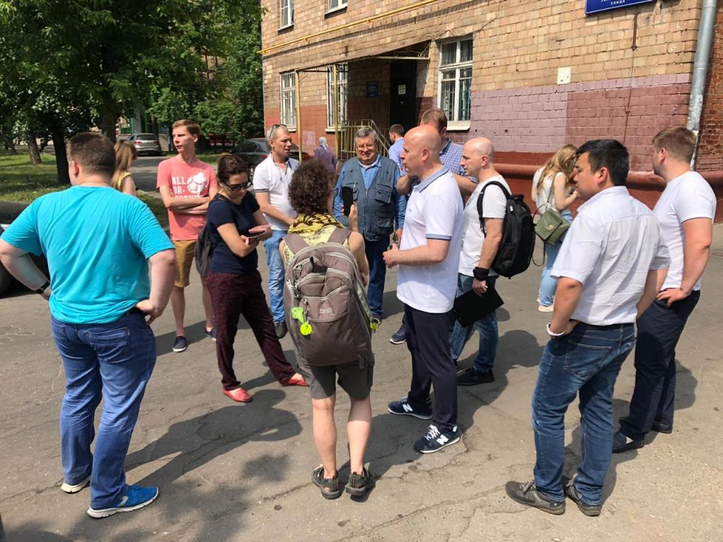 В обследовании дворов приняли участие глава МО Т.Четвертков и муниципальный депутат Ю.Отмахов 3 В обследовании дворов приняли участие глава МО Т.Четвертков и муниципальный депутат Ю.Отмахов