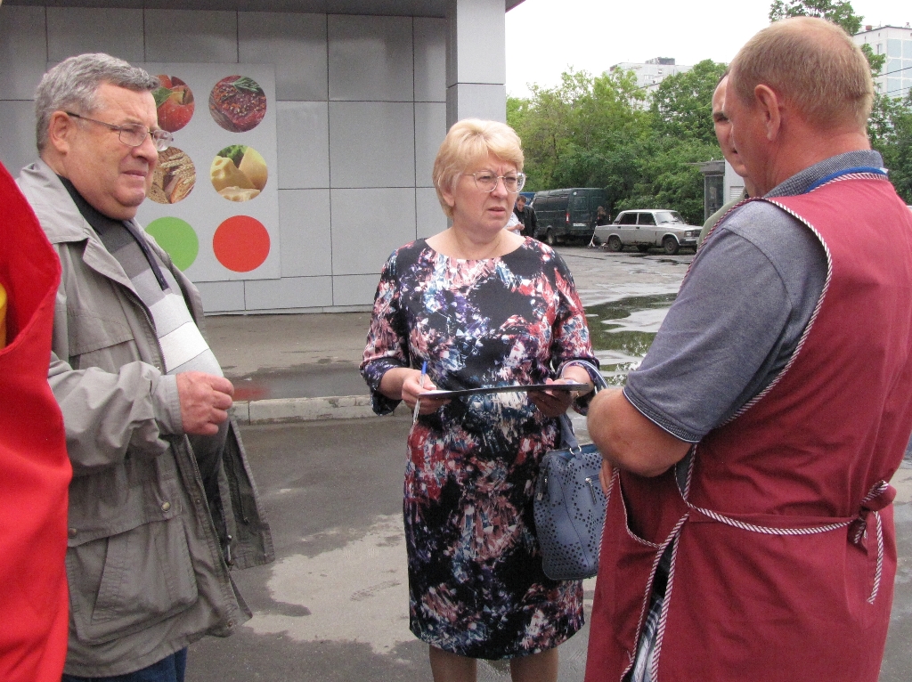 В рамках мониторинга депутаты побеседовали с продавцами и узнали мнение покупателей В рамках мониторинга депутаты побеседовали с продавцами и узнали мнение покупателей