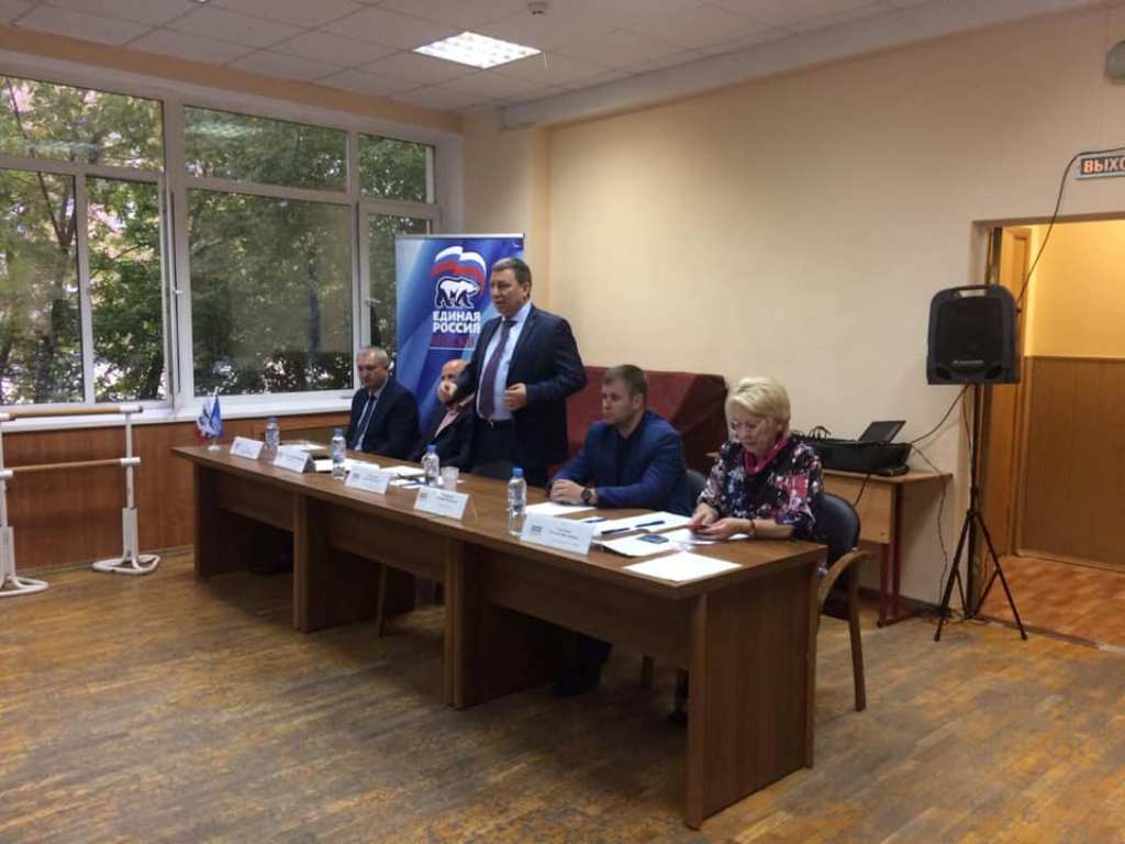 2 На партийной конференции присутствовал глава МО Гольяново Т.Четвертков депутаты С.Селезнева Ю.Отмахов