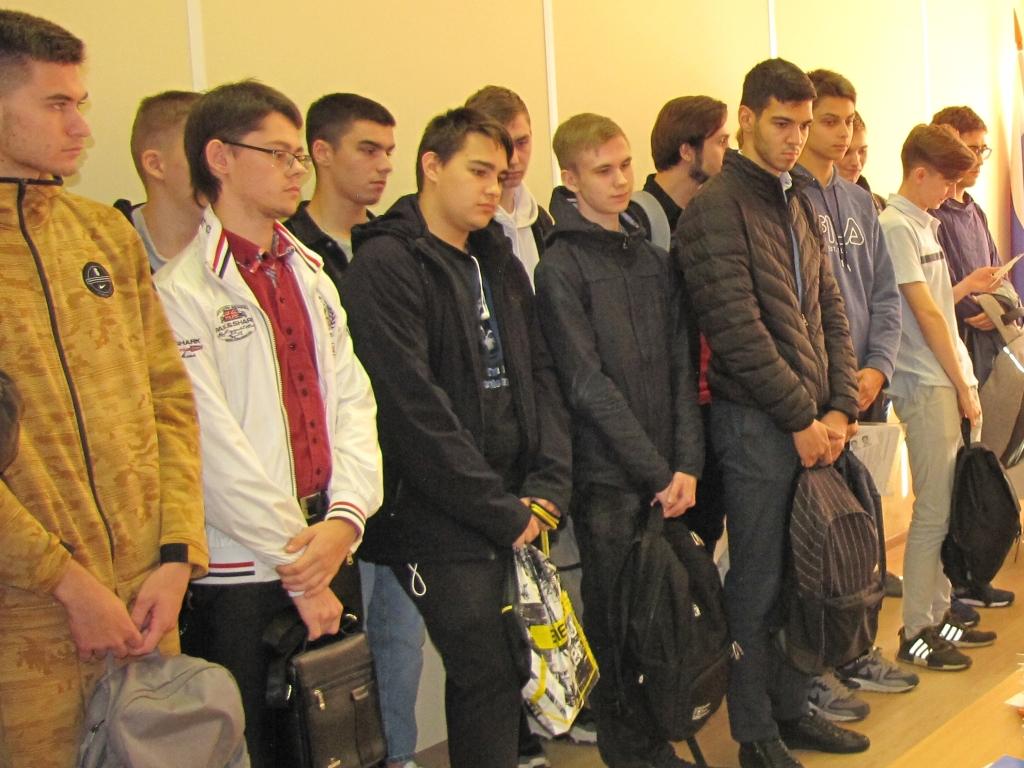 3 Почти все ребята которые прибыли на заседание призывной комиссии отмечали что готовы пойти в армию