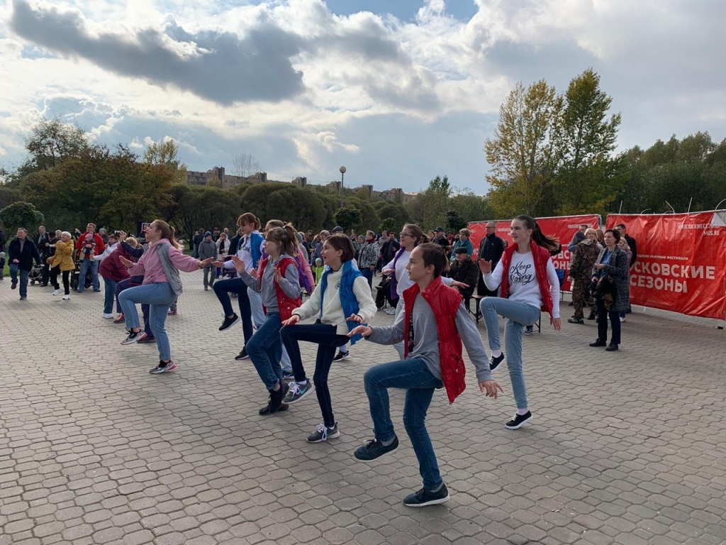 Жителям района продемонстрировали, какую активную и интересную жизнь ведут наши пенсионеры 6 Жителям района продемонстрировали какую активную и интересную жизнь ведут наши пенсионеры