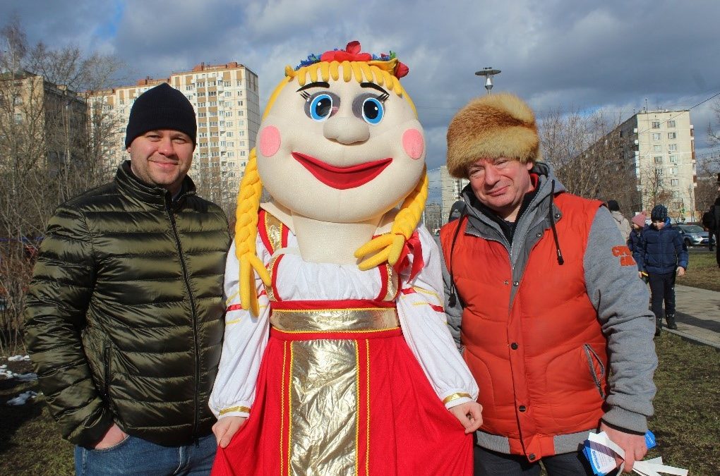 В прошедшие выходные в Гольянове прошли Масленичные гуляния